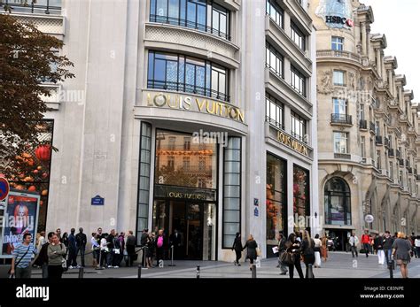 elysee boutique gilet jaune louis vuitton|boutique champs élysées paris.